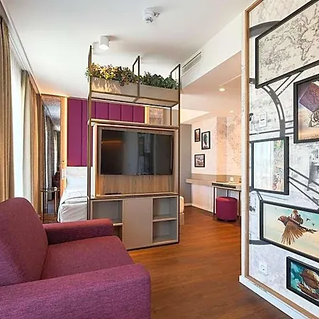 Voya Hotel 4*