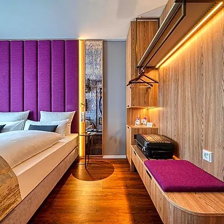 Voya 4*