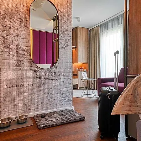 Voya Hotel 4*