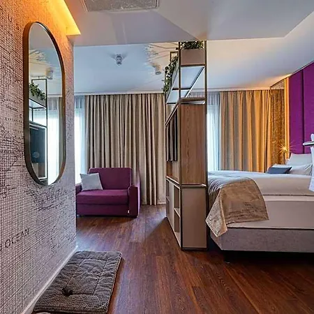 Voya Hotel 4*