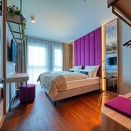 Voya 4*